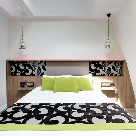 Alhambra Hotel Paris